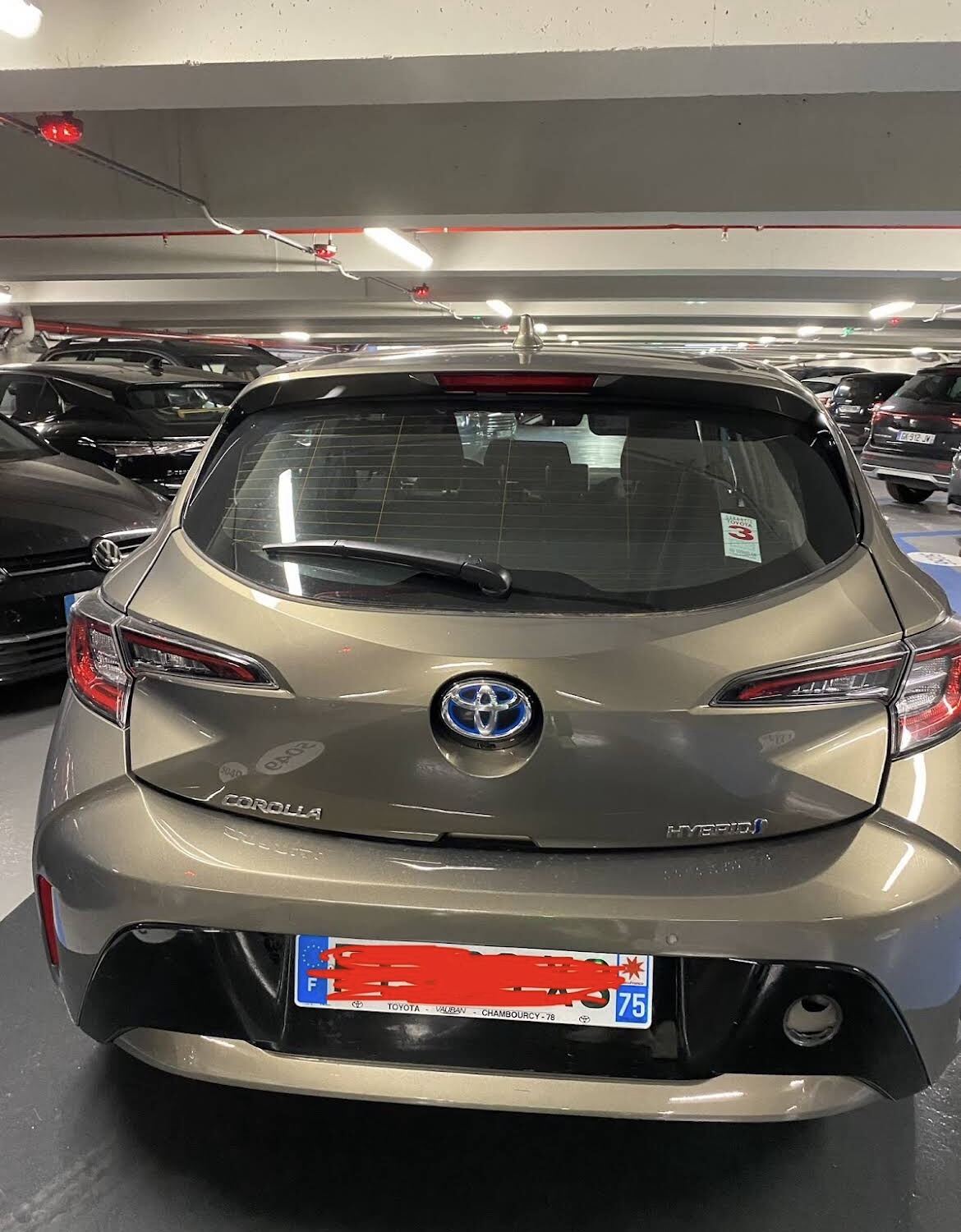 Toyota Corolla Hybrid convoyée par OyoMobility